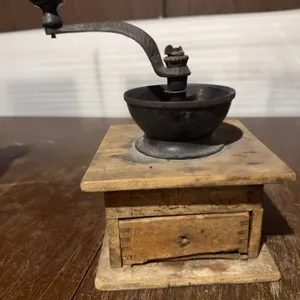 Manual Wooden and Metal Coffee Grinder with Drawer