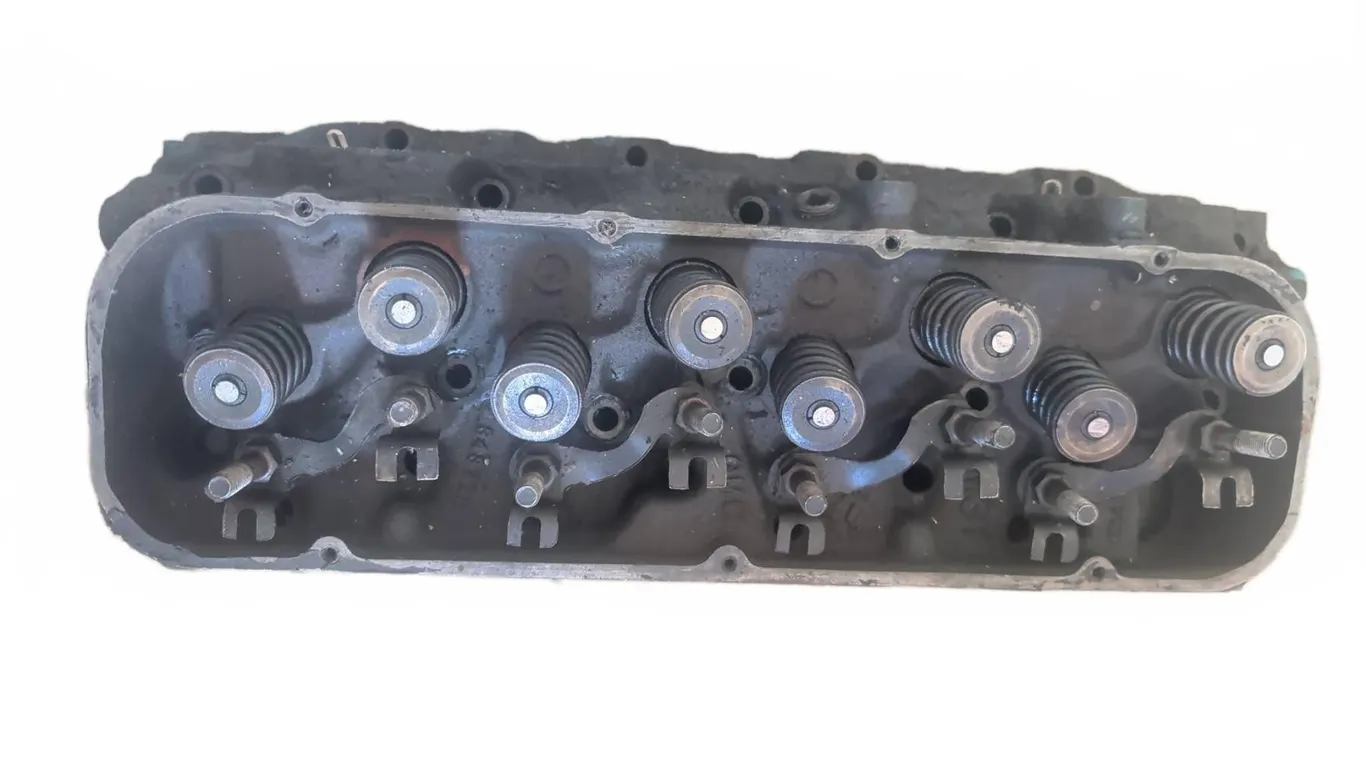 GM Cast Iron Engine Cylinder Head 3927187
