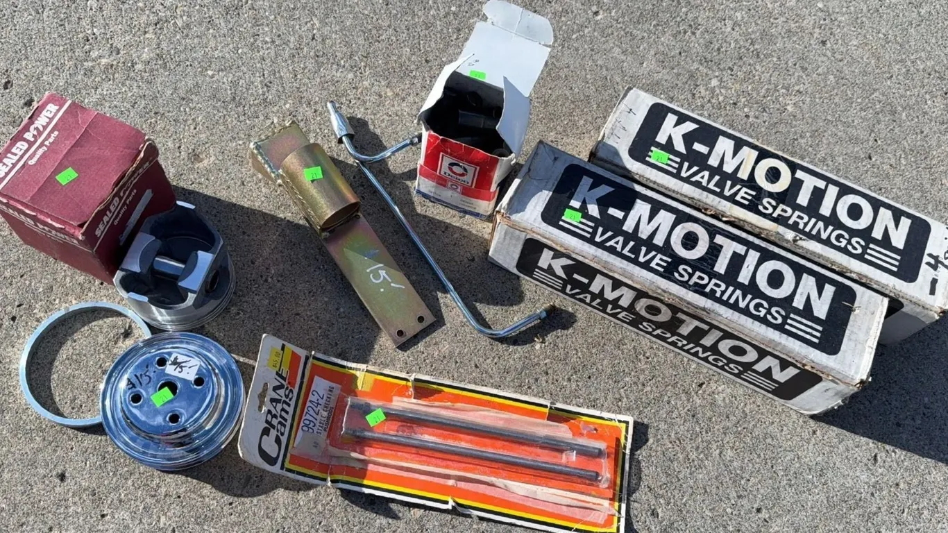 Automotive Engine Parts Including K-Motion Valve Springs and Crane 90724-2 Pushrods
