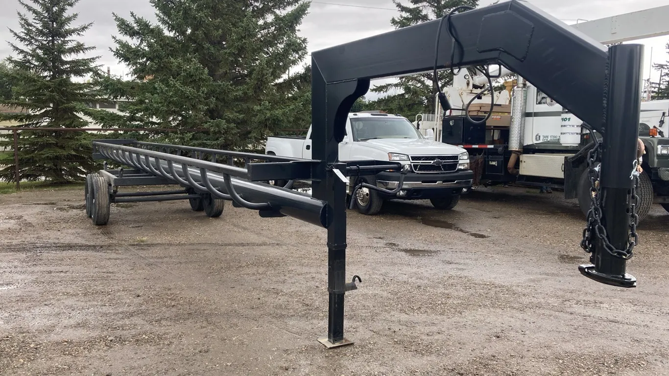 36' Long Self Unloading Hay Trailer s/n: 26073055