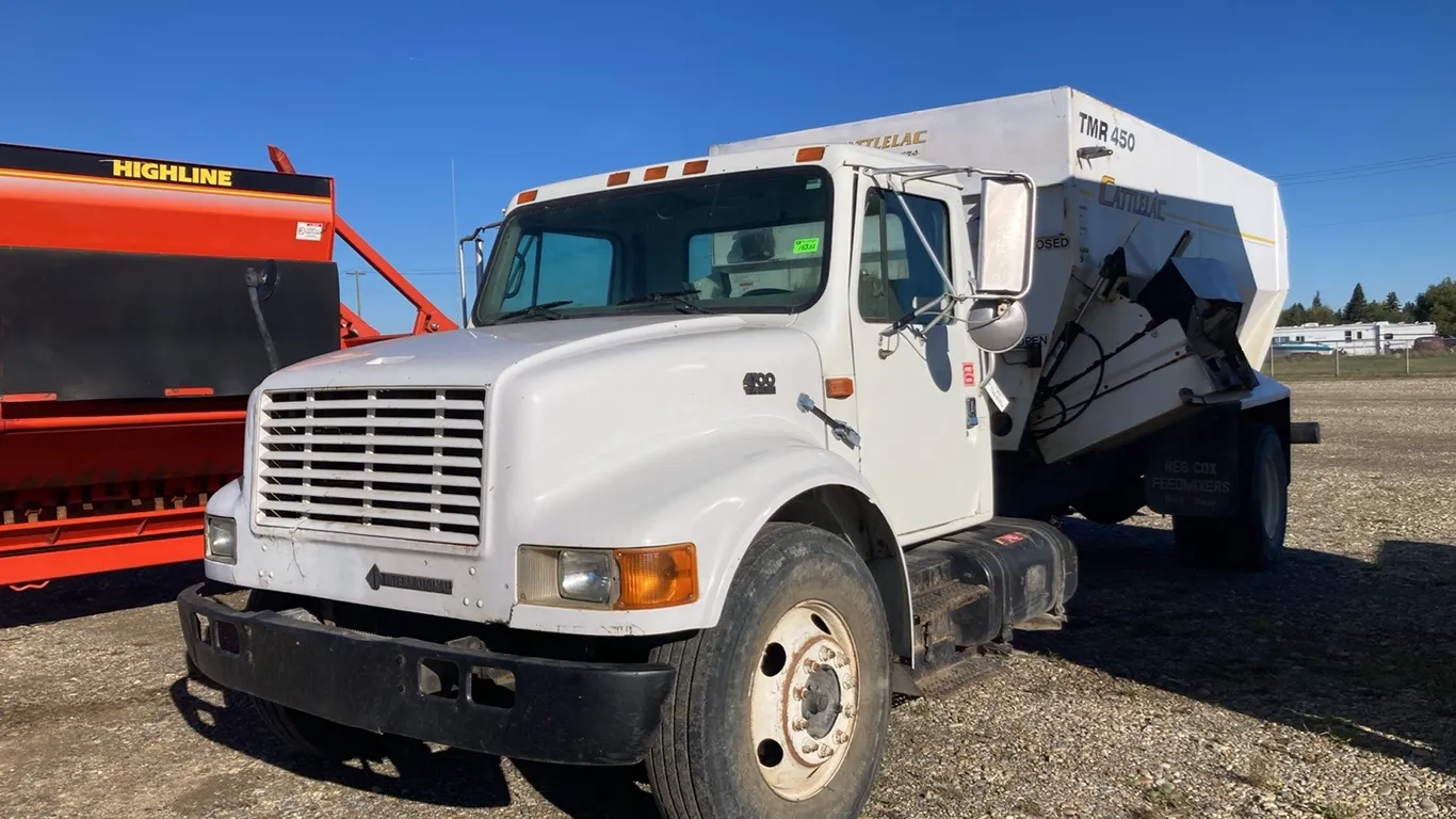 1999 IHC Single Axle Feed Truck with Cattlelac TMR450 Mixer VIN: 1HTSCAAM6YH291515