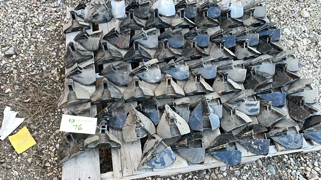 (70) Dutch 2827 Low Draft Openers