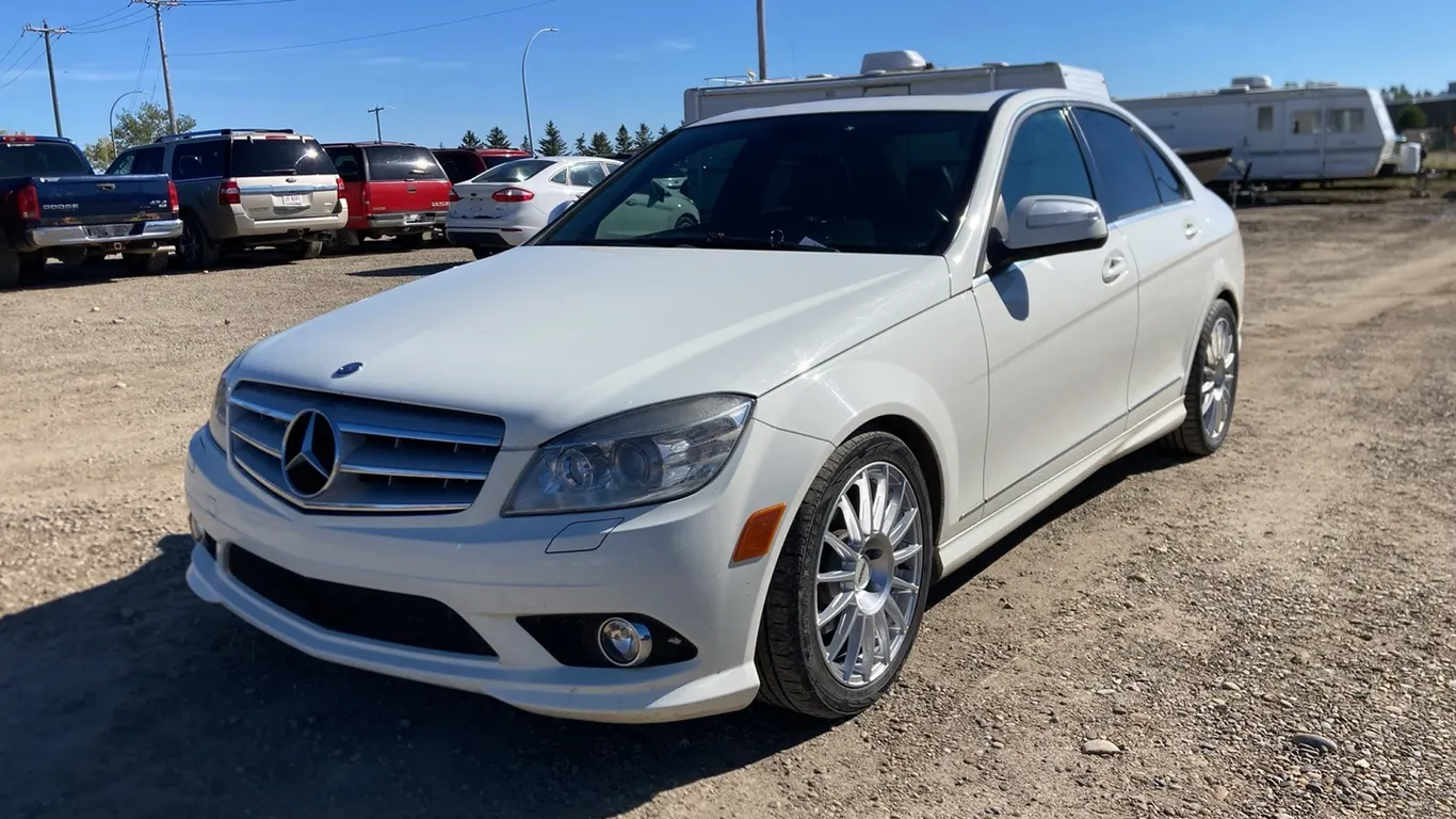 2008 Mercedes Benz C300 White Car VIN: WDDGF81X58F127333