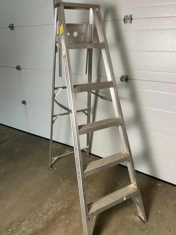 Lite 6' Folding Ladder
