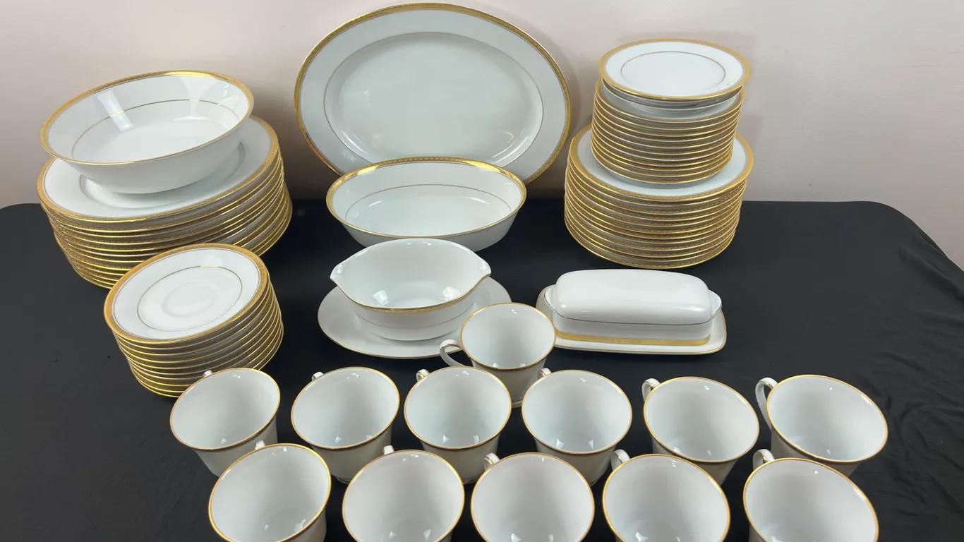 Contemporary Fine China by Noritake