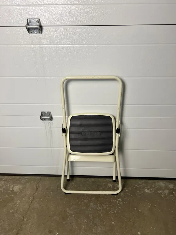 Cosco Step Ladder