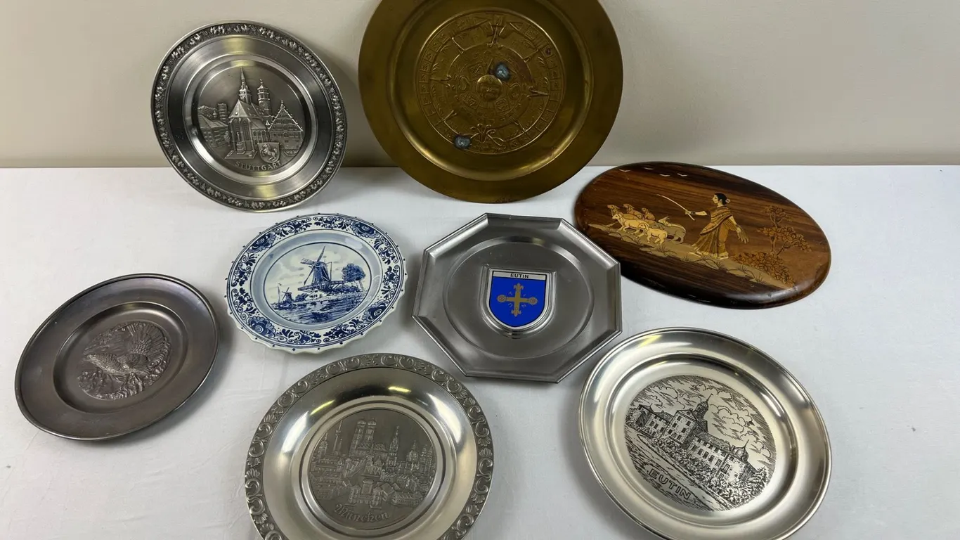 Decorative Wall Plates and Plaques