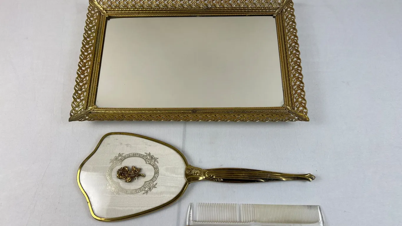 Mirrored Vanity Decor