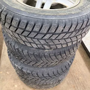 HANKOOK 205/70R15 965 PIKE R601 on rims