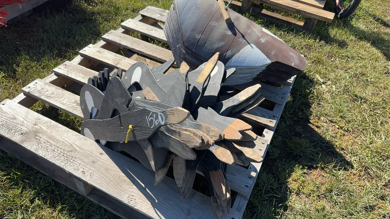 Approx. 29 - Wooden/Cardboard Goose Decoys