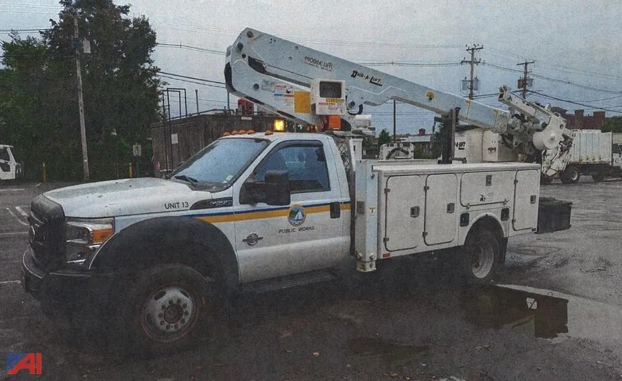2011 Ford F-550 Super Duty Bucket Truck