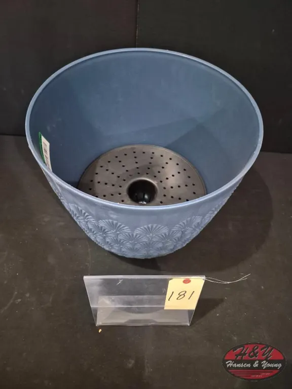 Round Planter with Drainage Holes