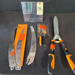 Lot of New Fiskars Tools