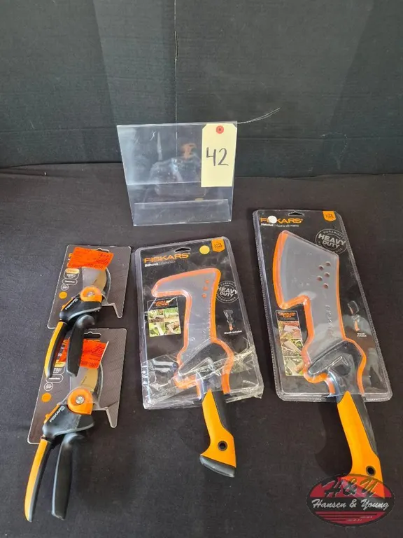 Lot of New Fiskars Tools