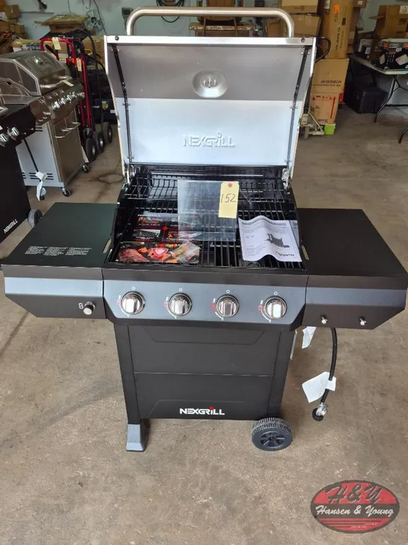 Brand New 4 burner grill