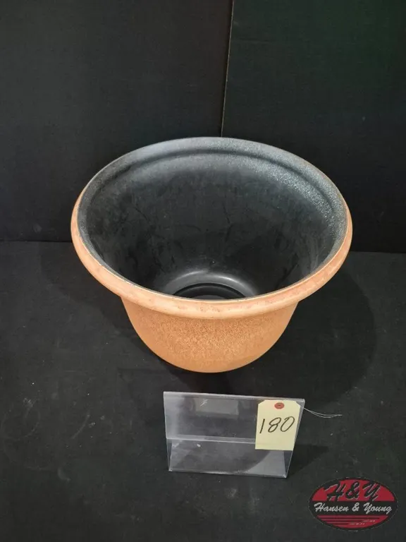 Single Corsica Charcoal Resin Urn Planter