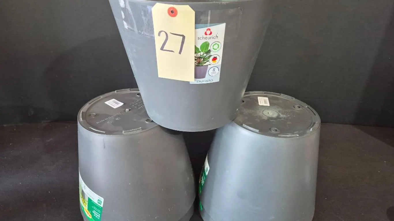 (5) New Vigoro 11.8 in. x 11.8 in. D x 9.4 in. H Davina Medium Nero Gray Resin Pot