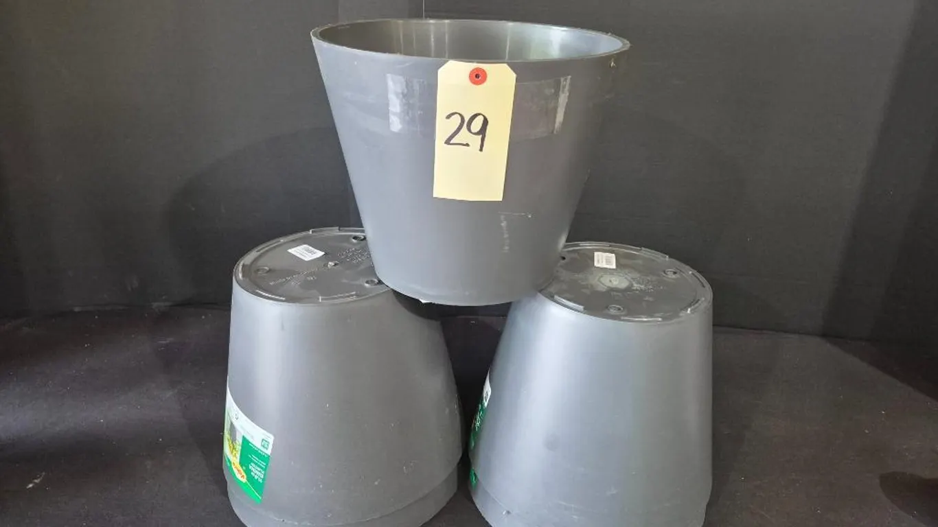 (5) New Vigoro 11.8 in. x 11.8 in. D x 9.4 in. H Davina Medium Nero Gray Resin Pot