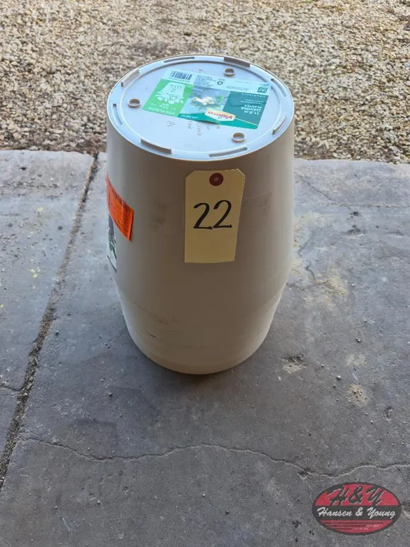 (6) New Vigoro 11.8 in. x 11.8 in. D x 9.4 in. H Davina Medium Cream Resin Pot