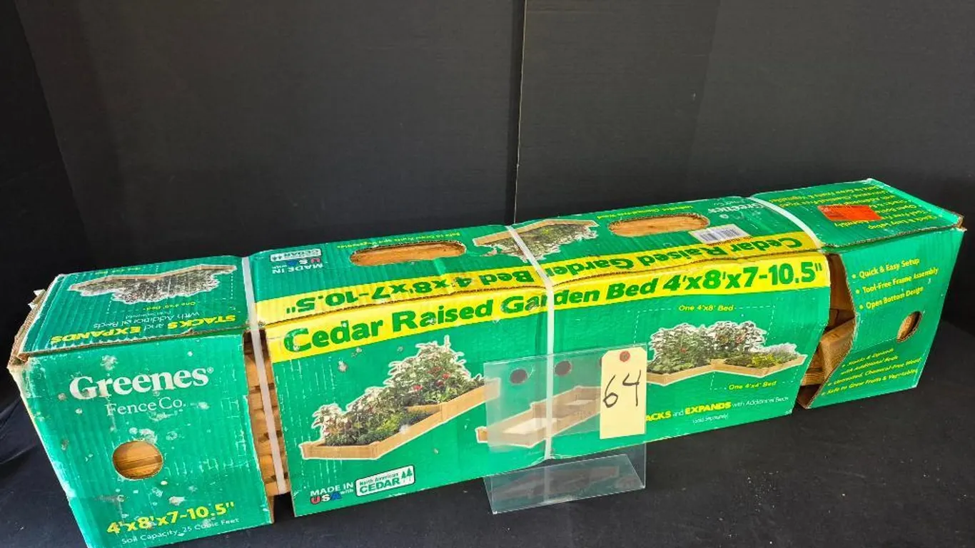 New Cedar 2-Tiered Raised Garden Bed