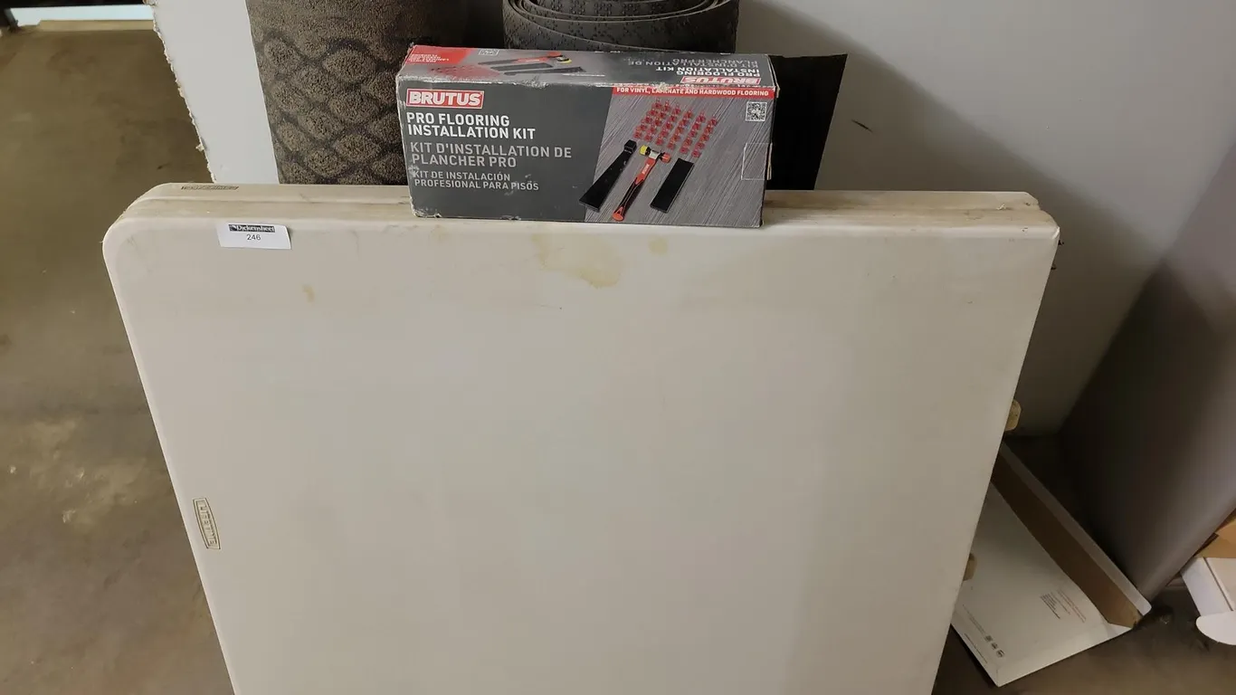 MATS, FLOORING KIT, AND TABLE