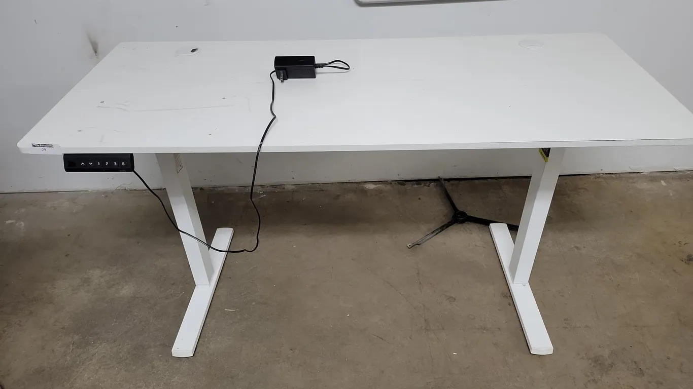 ELECTRIC ADJUSTABLE STANDING TABLE
