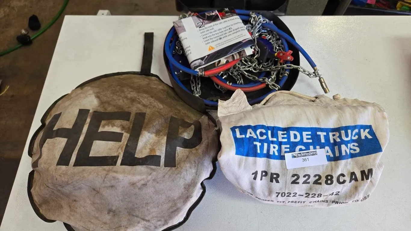 AUTOMOTIVE ACCESSORIES LOT