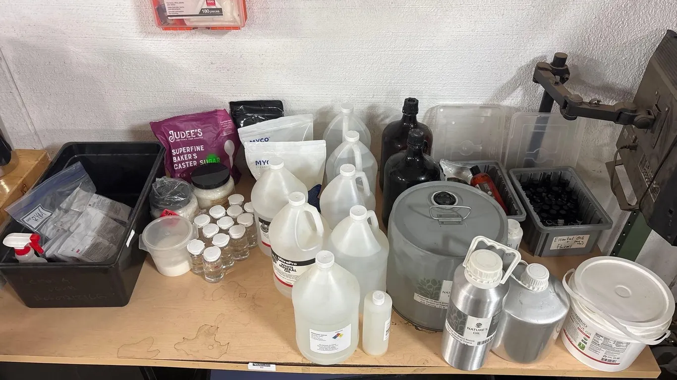 INGREDIENTS & OILS