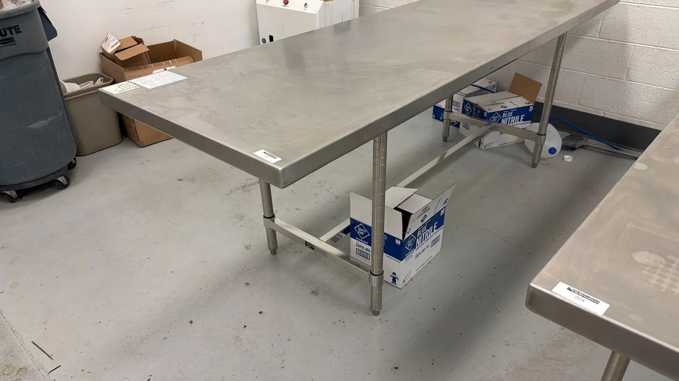 STAINLESS STEEL TABLE