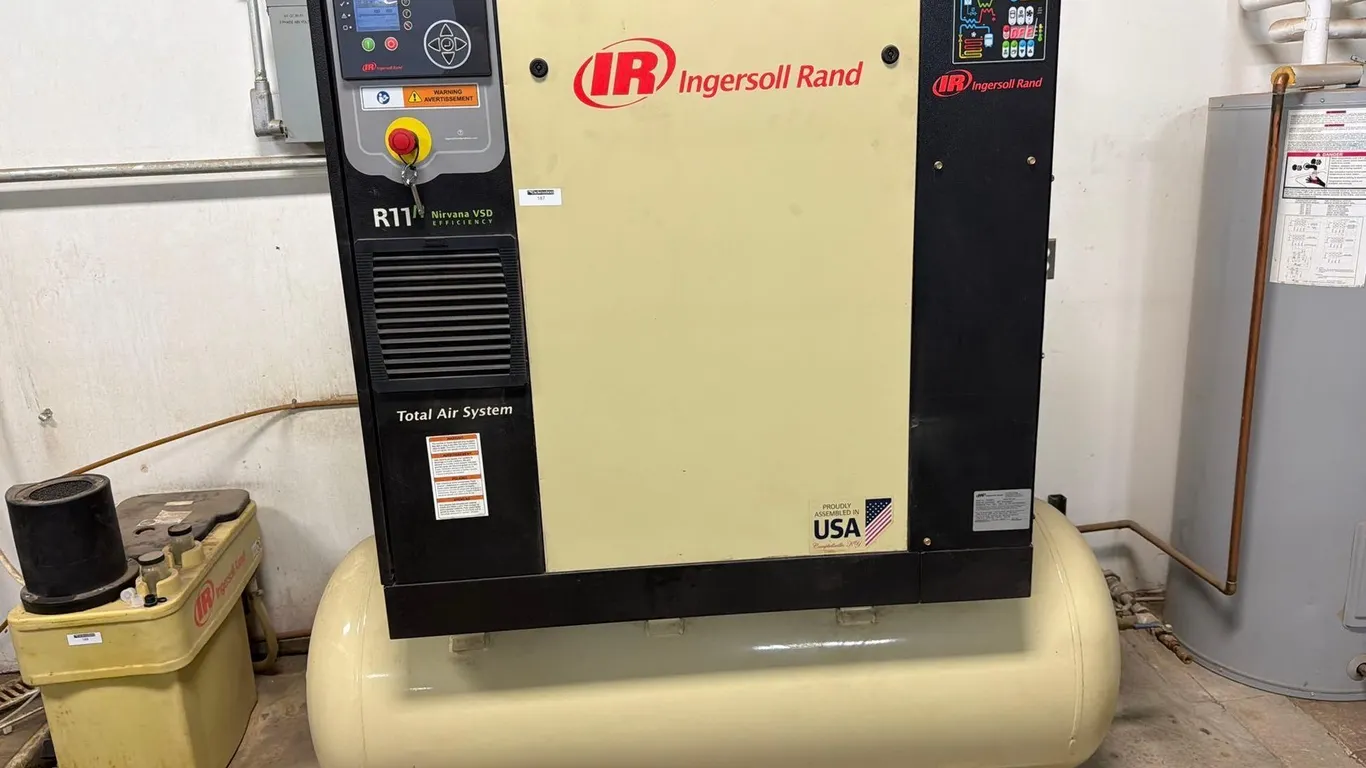 INGERSOLL RAND 10HP ROTARY COMPRESSOR