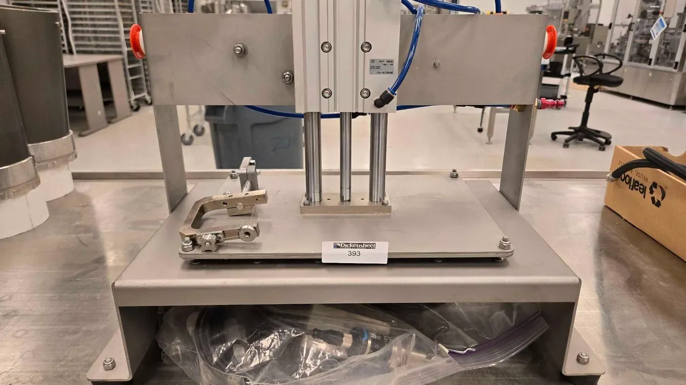 BENCH TOP PNEUMATIC PRESS