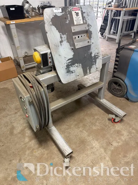 MUNCH MACHINE HARVEST & DE STEMMING MACHINE