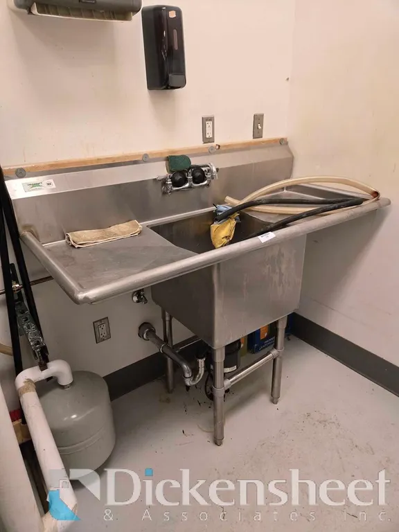 SINGLE COMPARTMENT STAINLESS STEEL SINK