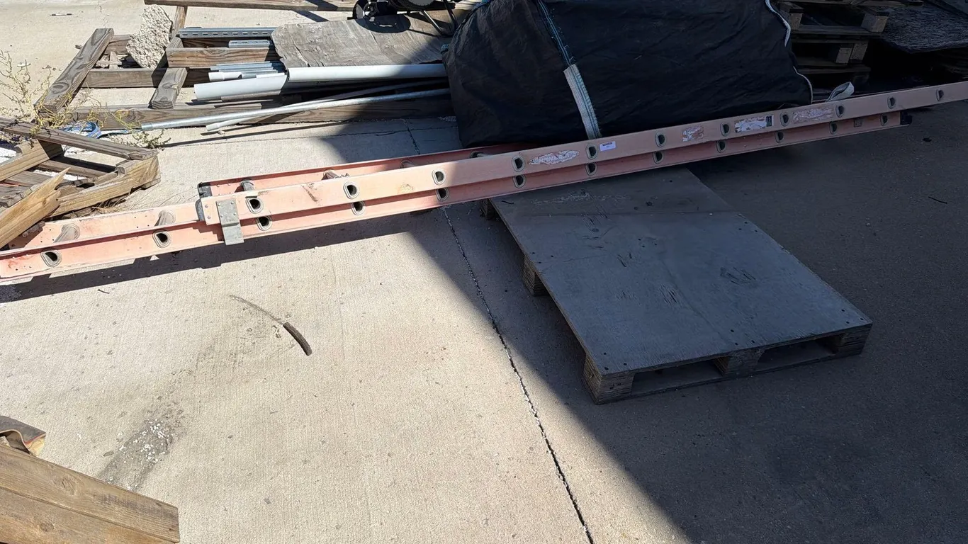 24 FOOT EXTENSION LADDER