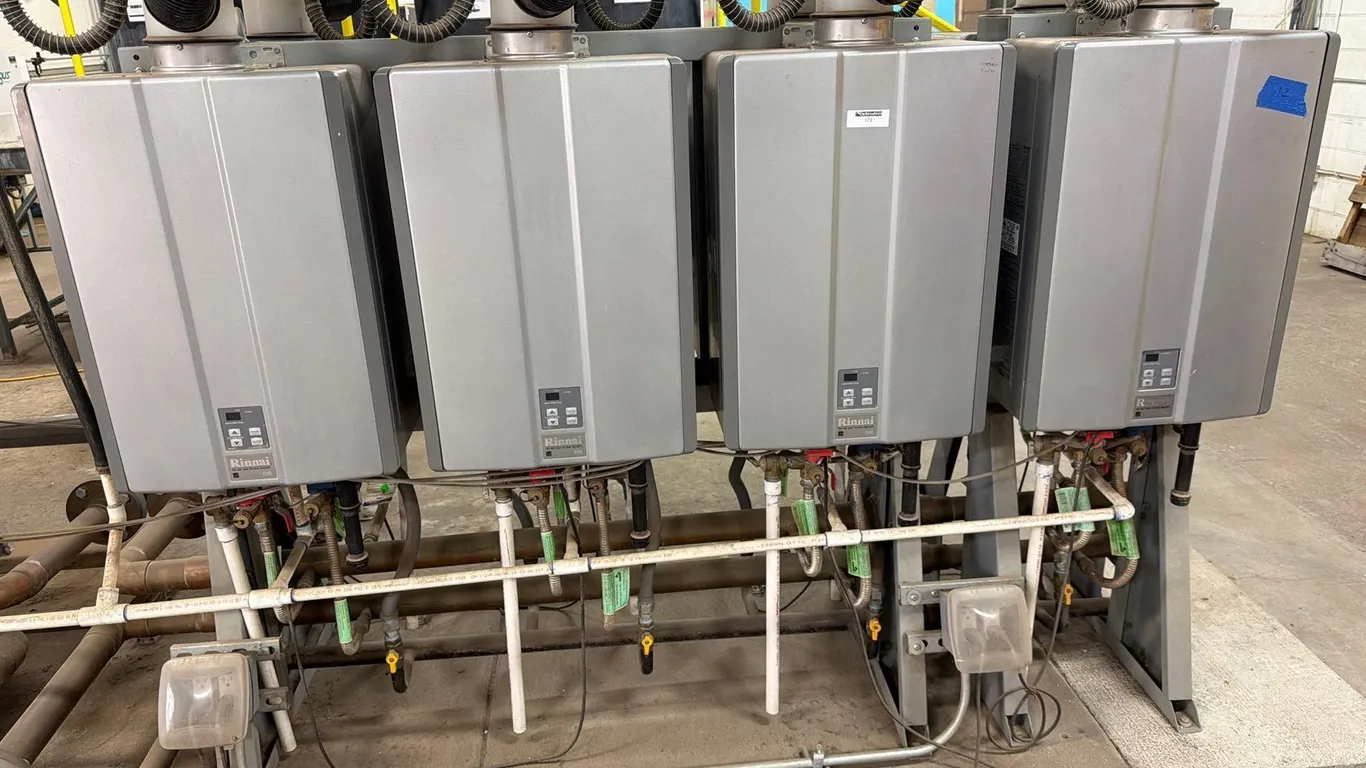 (4) RINNAI TANKLESS WATER HEATERS