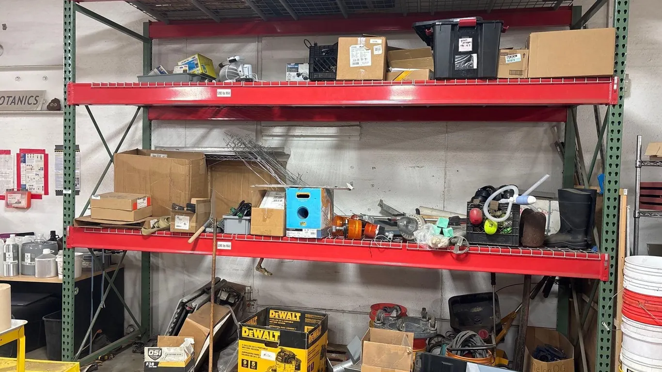 SECTION OF HEAVY PALLET RACKING ONLY