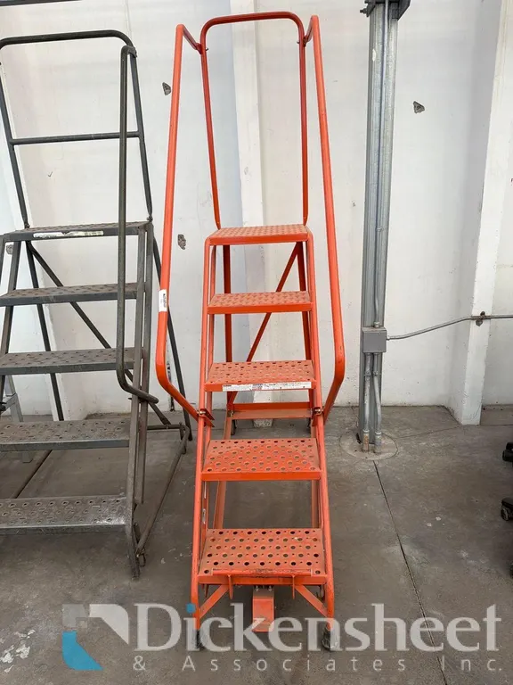 5 FOOT WAREHOUSE LADDER