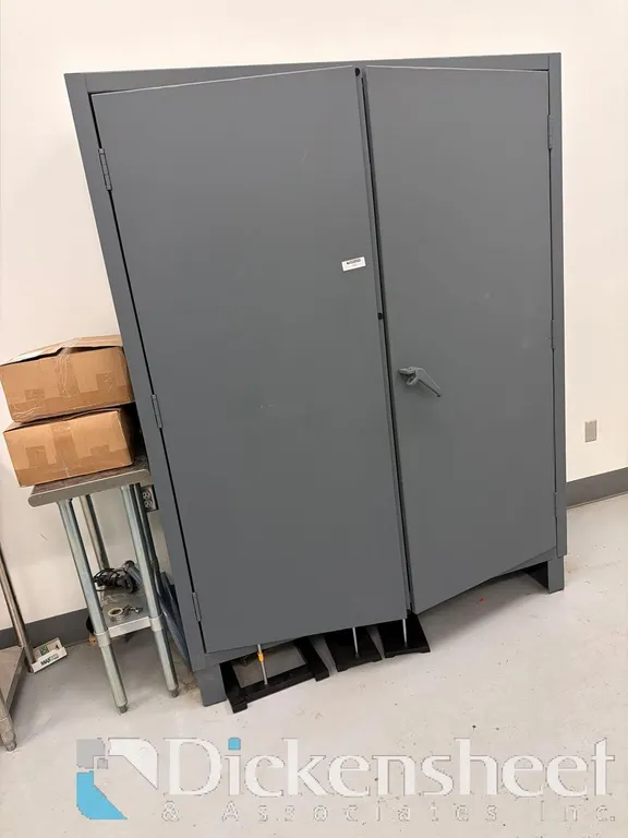 DOUBLE DOOR STORAGE CABINETS & LAB GLASS