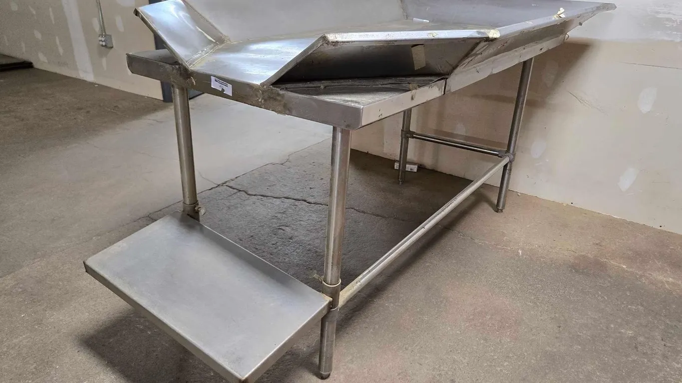 CUSTOM STAINLESS HOPPER TABLE