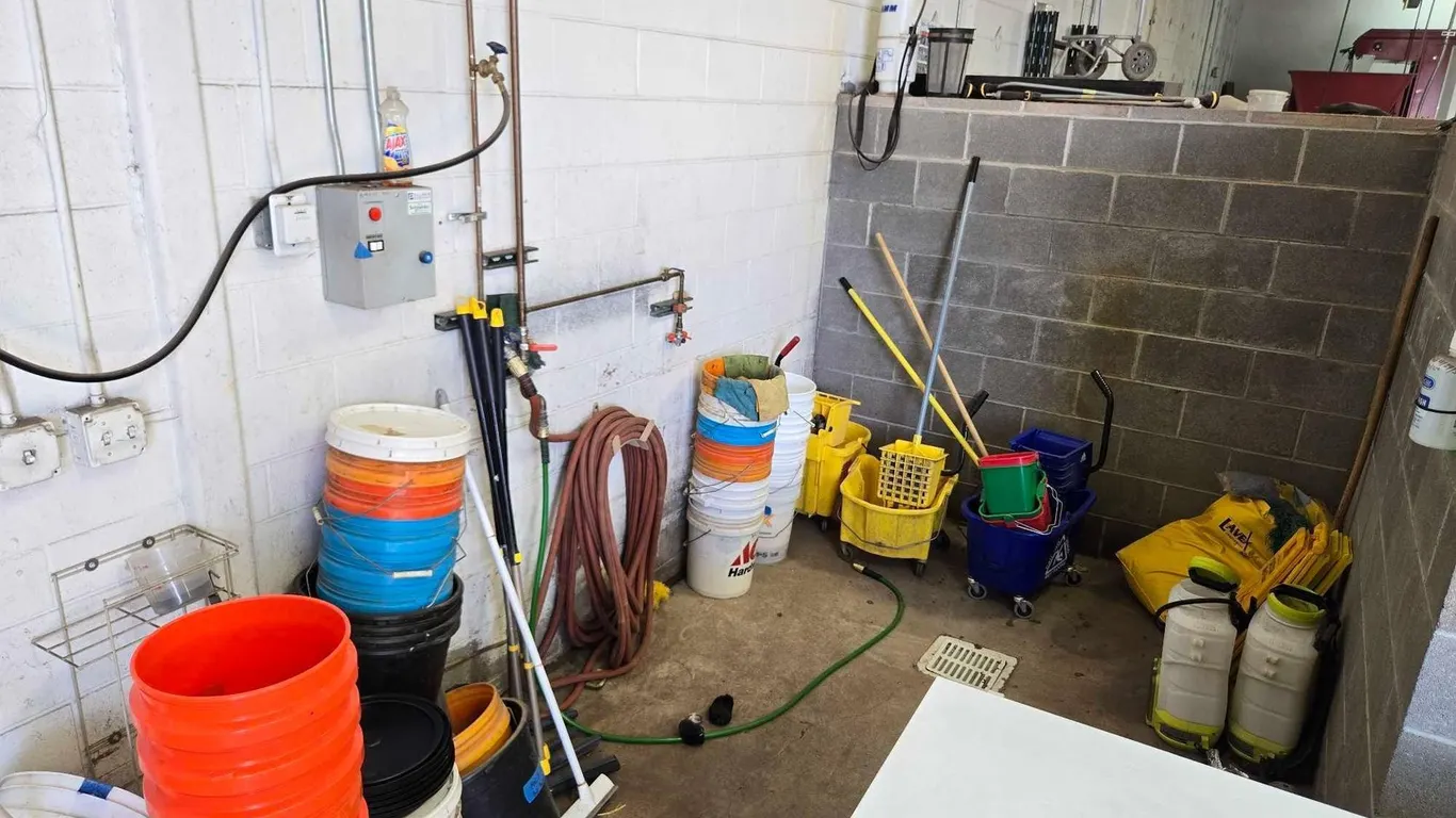 WASH BAY CONTENTS