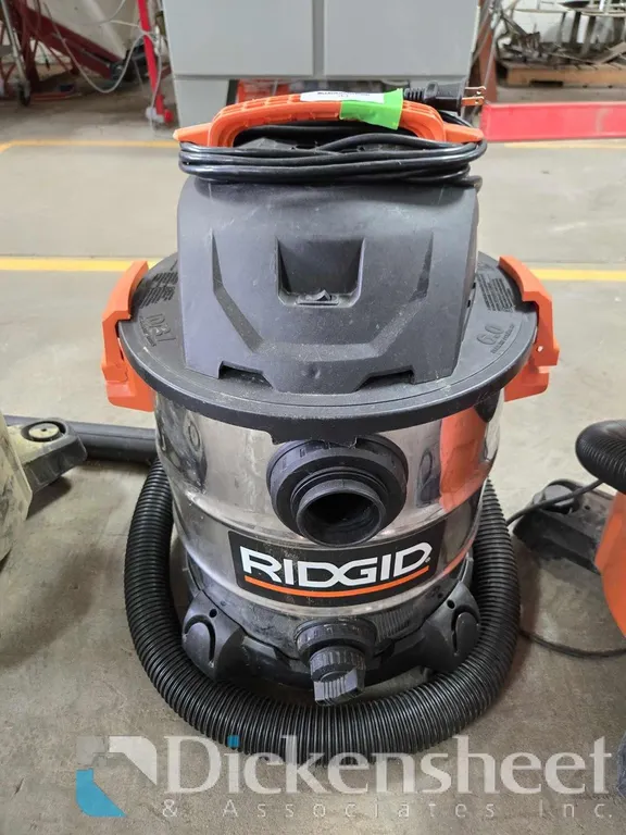 RIDGID 5 GALLON SHOP VACUUM, CHROME