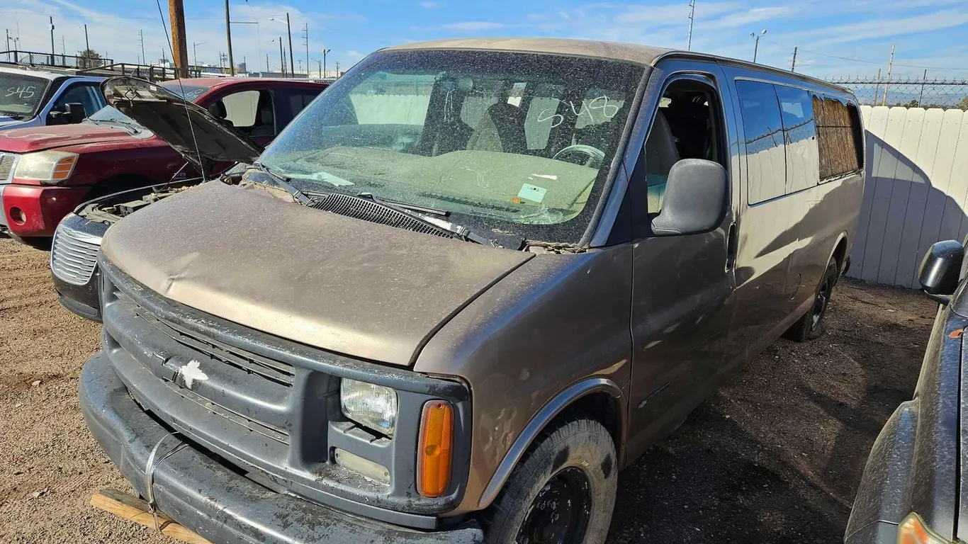 2000 CHEV EXPRESS VN 1GCHG39R0Y1241130