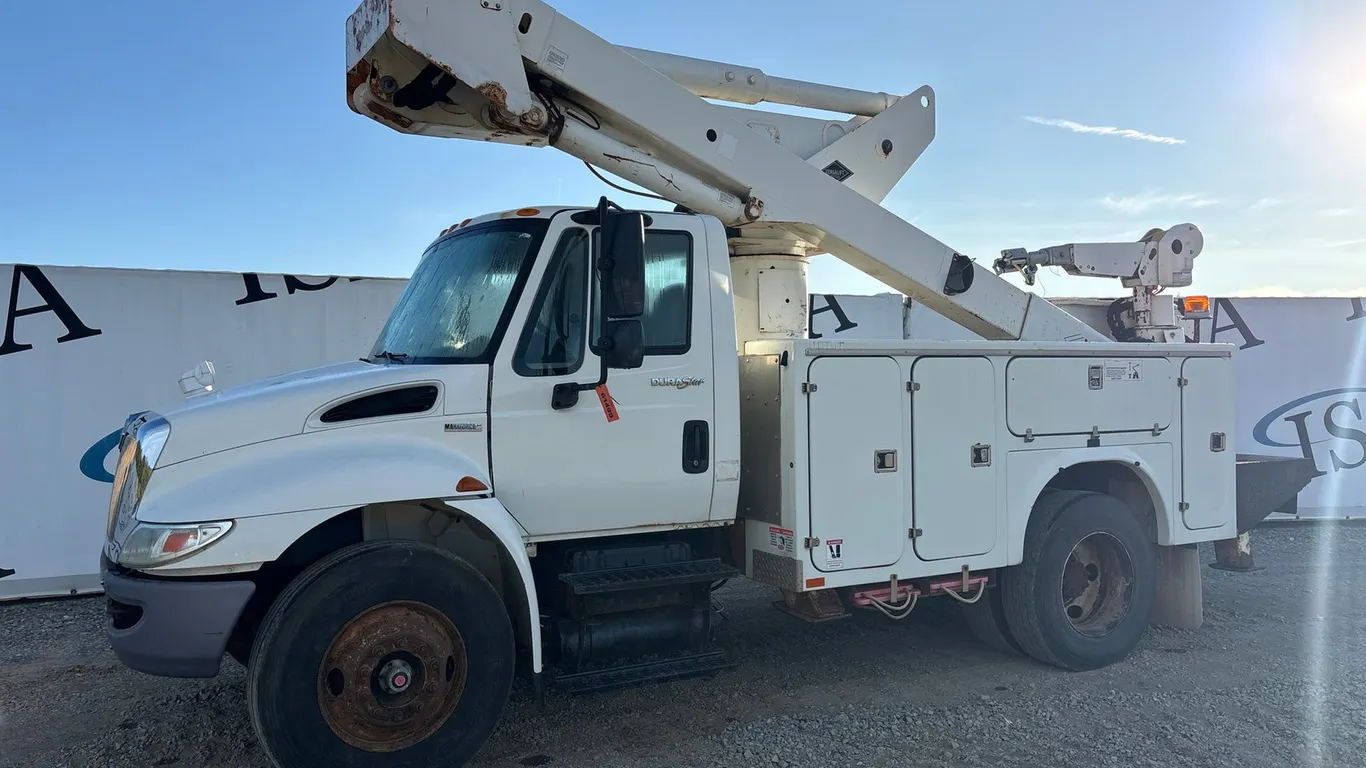 2008 International DuraStar 4300 Bucket Truck