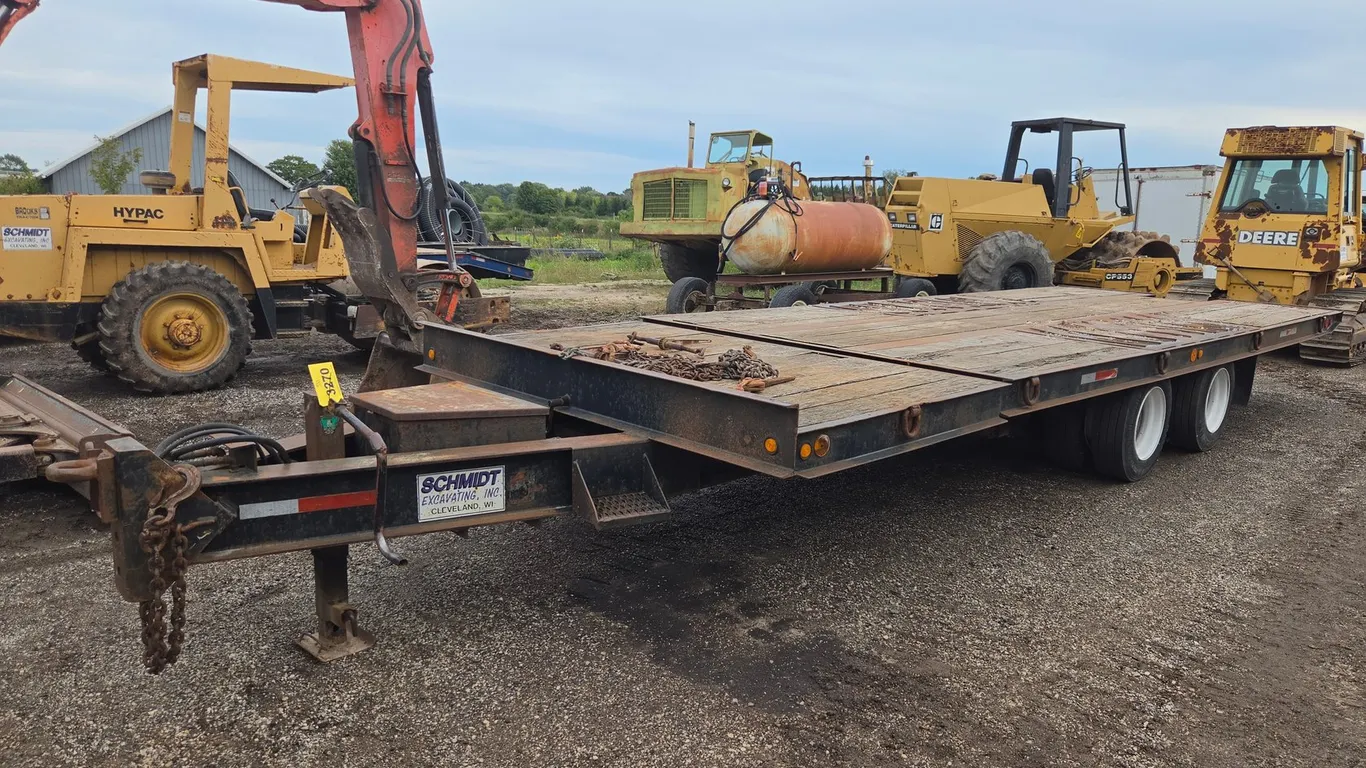 1995 Dynaweld 25' Tilt Bed Trailer