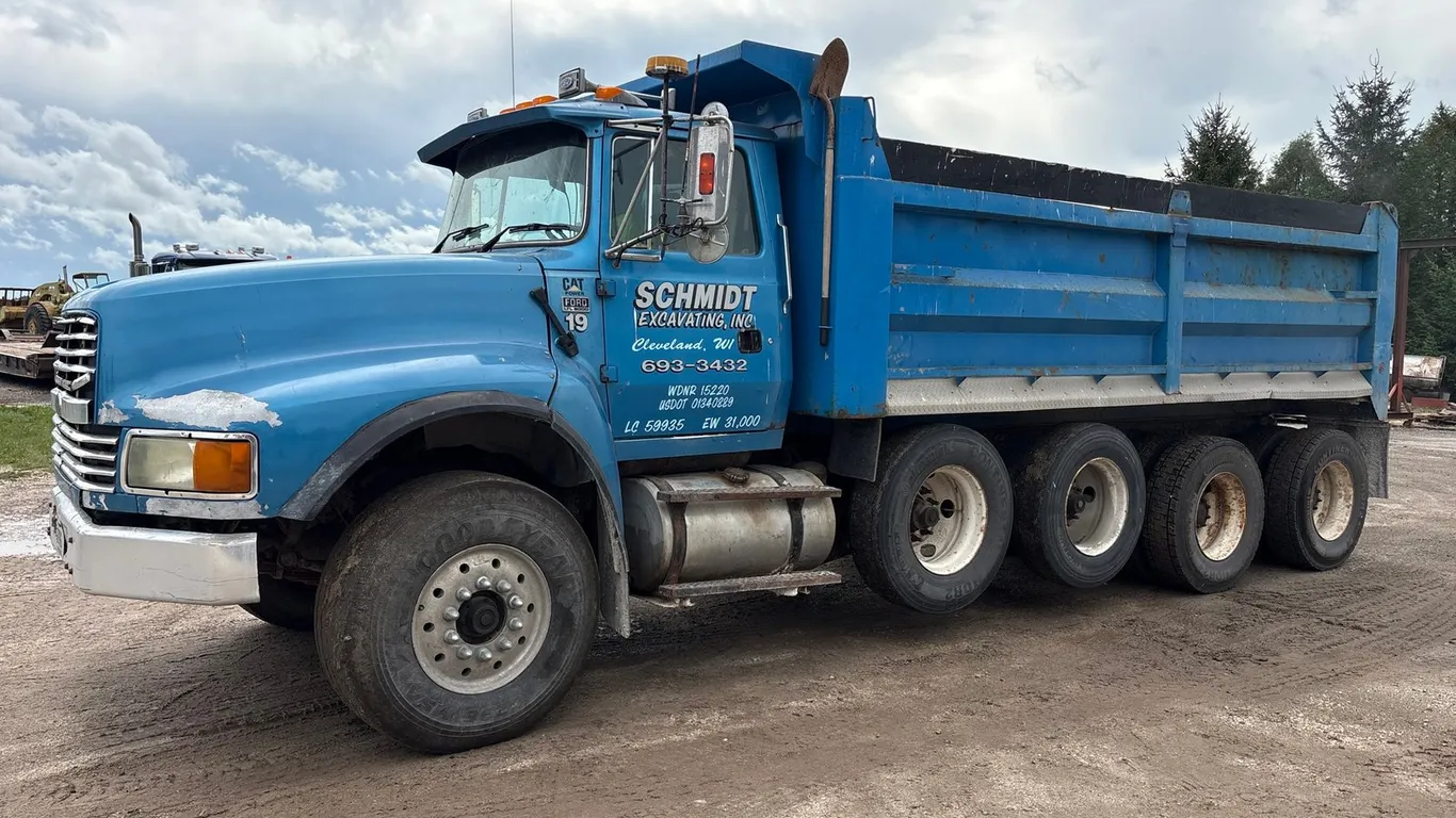 1995 Ford LTL9000 Quad Axle Dump Truck
