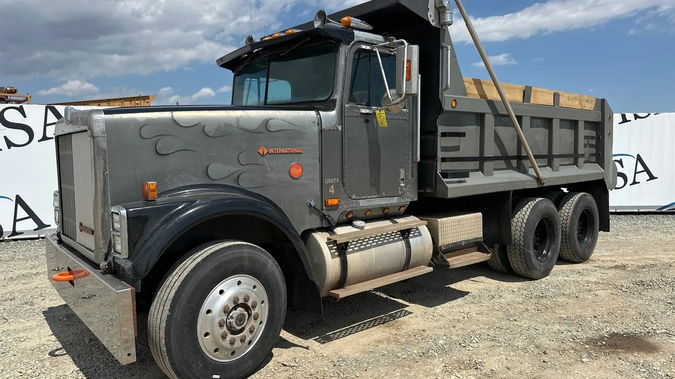 1987 International Tandem Axle Dump Truck