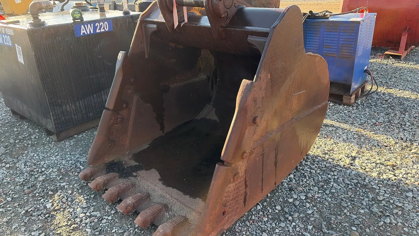 Approx. 46" Excavator Bucket