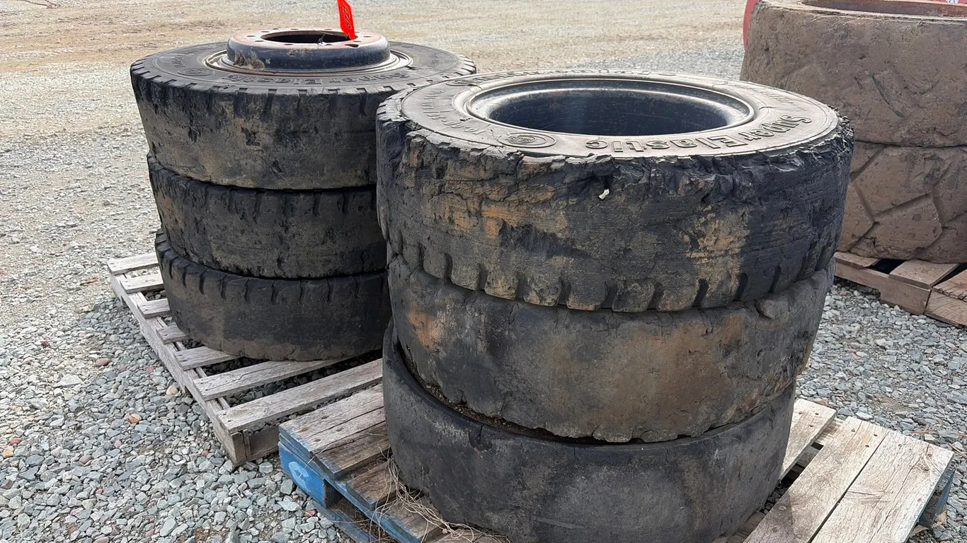 (6) Continental Super Elastic 10.00-20/8.00 Tires W/Rims