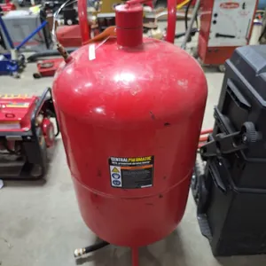 Central Pneumatic 110 Lb. Pressurized Abrasive Blaster