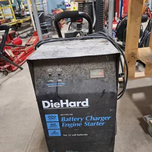 Die Hard Battery Charger/Engine Starter, Model 20071230, 40 Amp